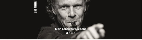Urs Meier mit seinem Buch "Mein Leben auf Ballhöhe".